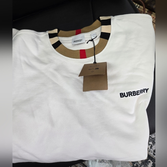 Burberry Sweater Mens Large Womens XL Brand New $510 Retail - Picture 2 of 2